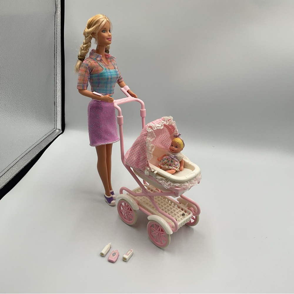 Walking Barbie Baby Sister Krissy Doll Set 1998 Mattel #22232 Some Accessories